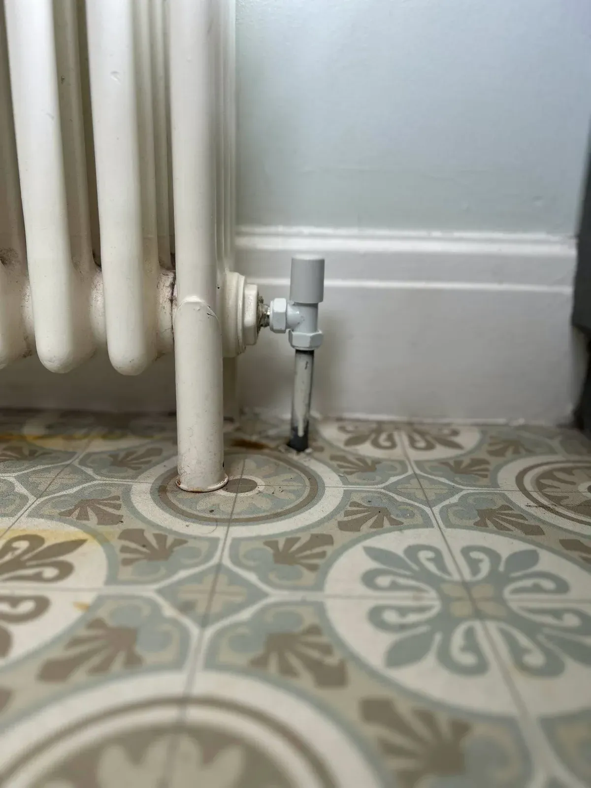 Old radiator valve before replacement